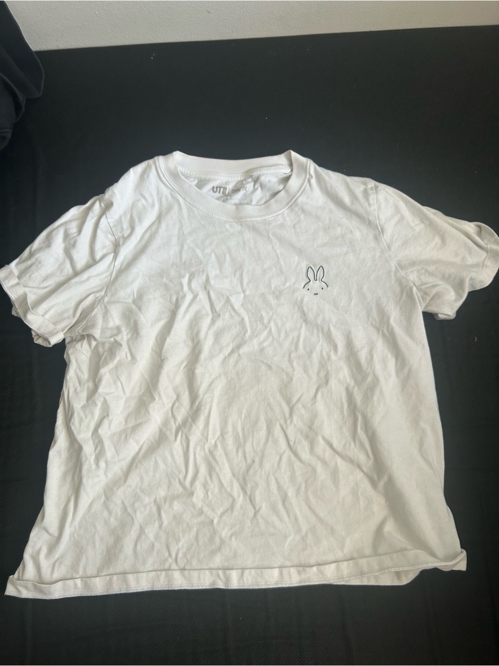 Uniqlo White Bunny Outline Crew Neck T‑Shirt